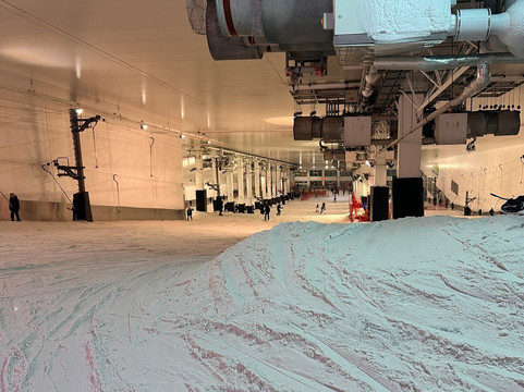 Snozone-米尔顿凯恩斯必去景点