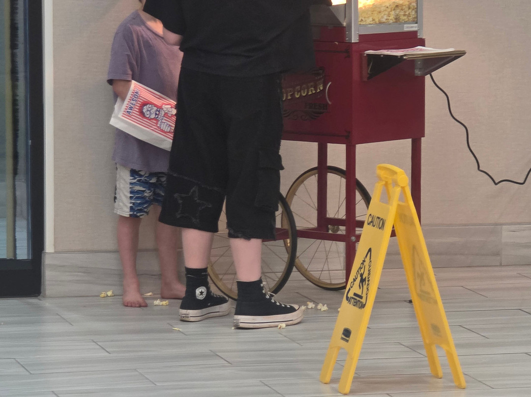 格林维尔机场舒适套房酒店主图