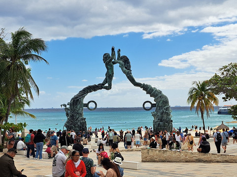 Parque Los Fundadores-普拉亚德尔卡曼必去景点