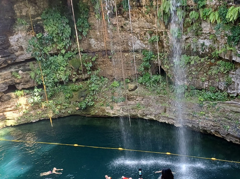 Cenote Saamal-巴利亚多利德必去景点