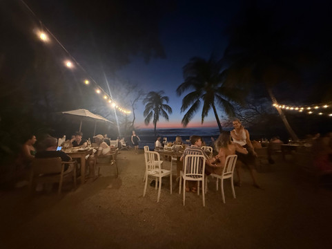 Surf Bikini Retreat-诺萨拉必去景点