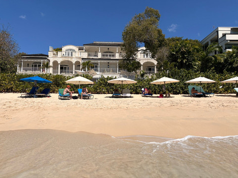 Jerry The Beach Man Sun Loungers-Paynes Bay必去景点