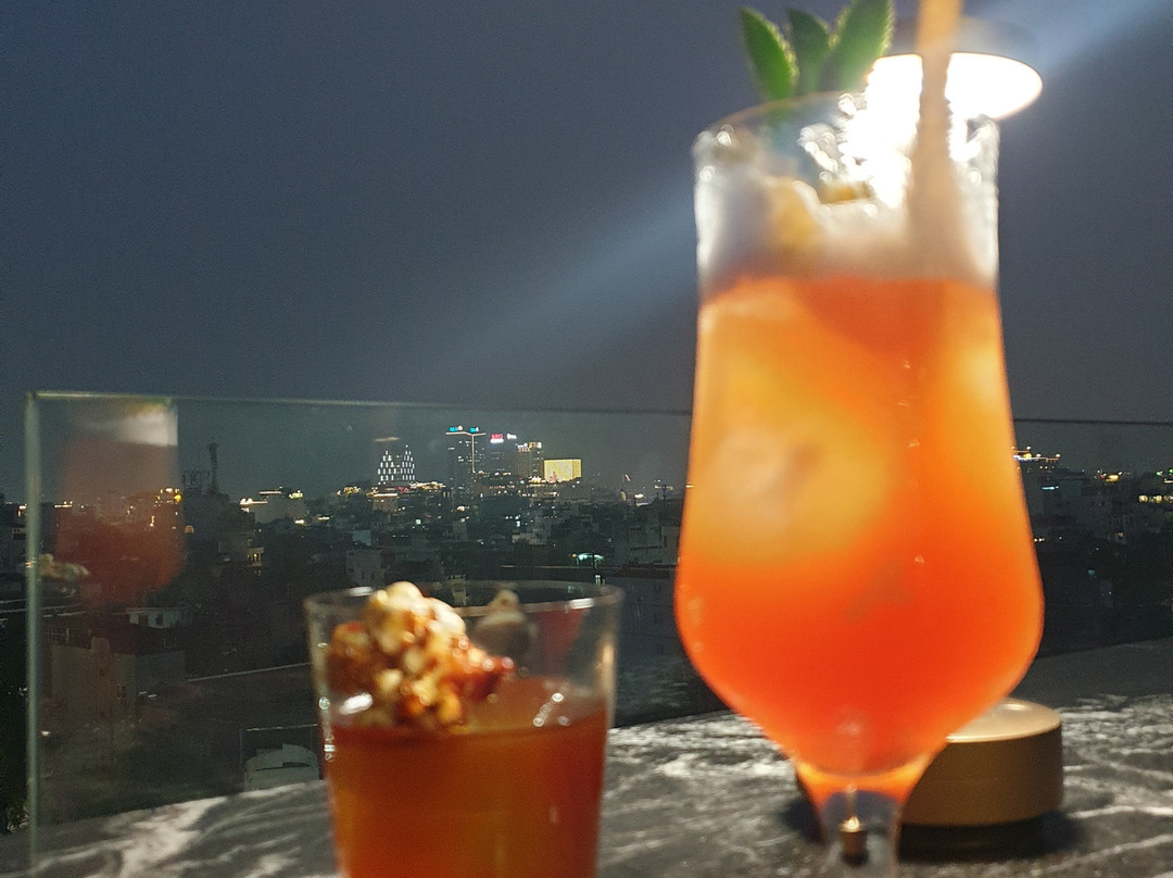 L'heritage Sky Bar