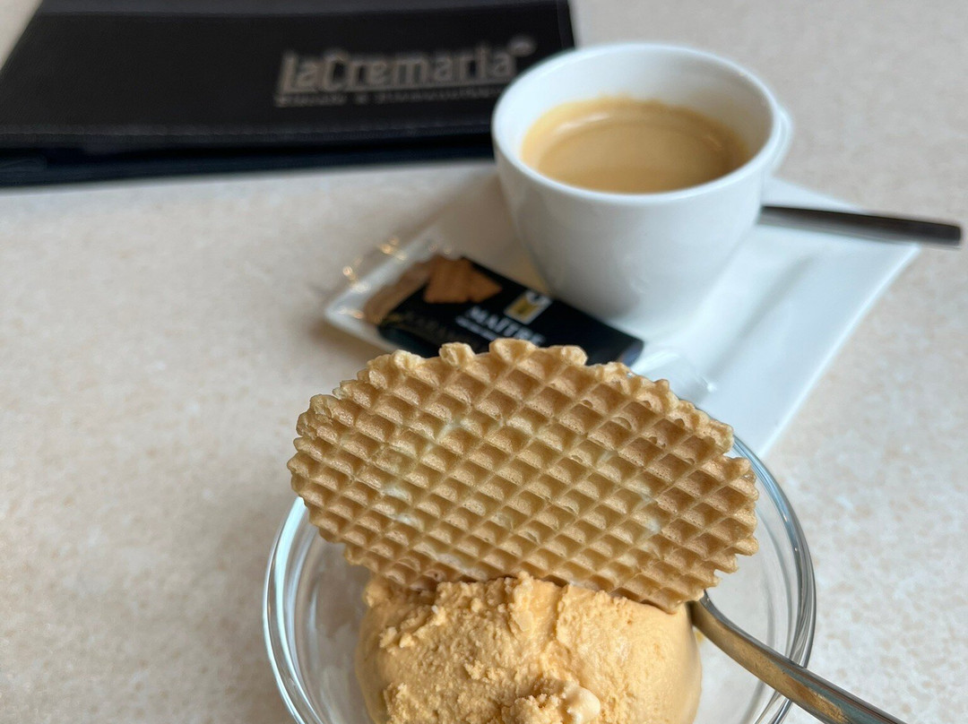 Lacremaria Eiscafe & Eismanufaktur