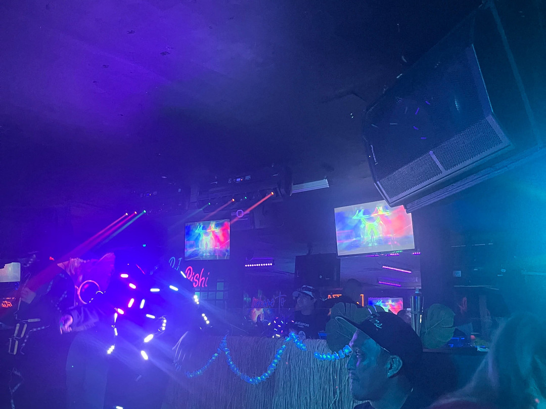 Neon Nights Bar Club-马卡蒂必去景点