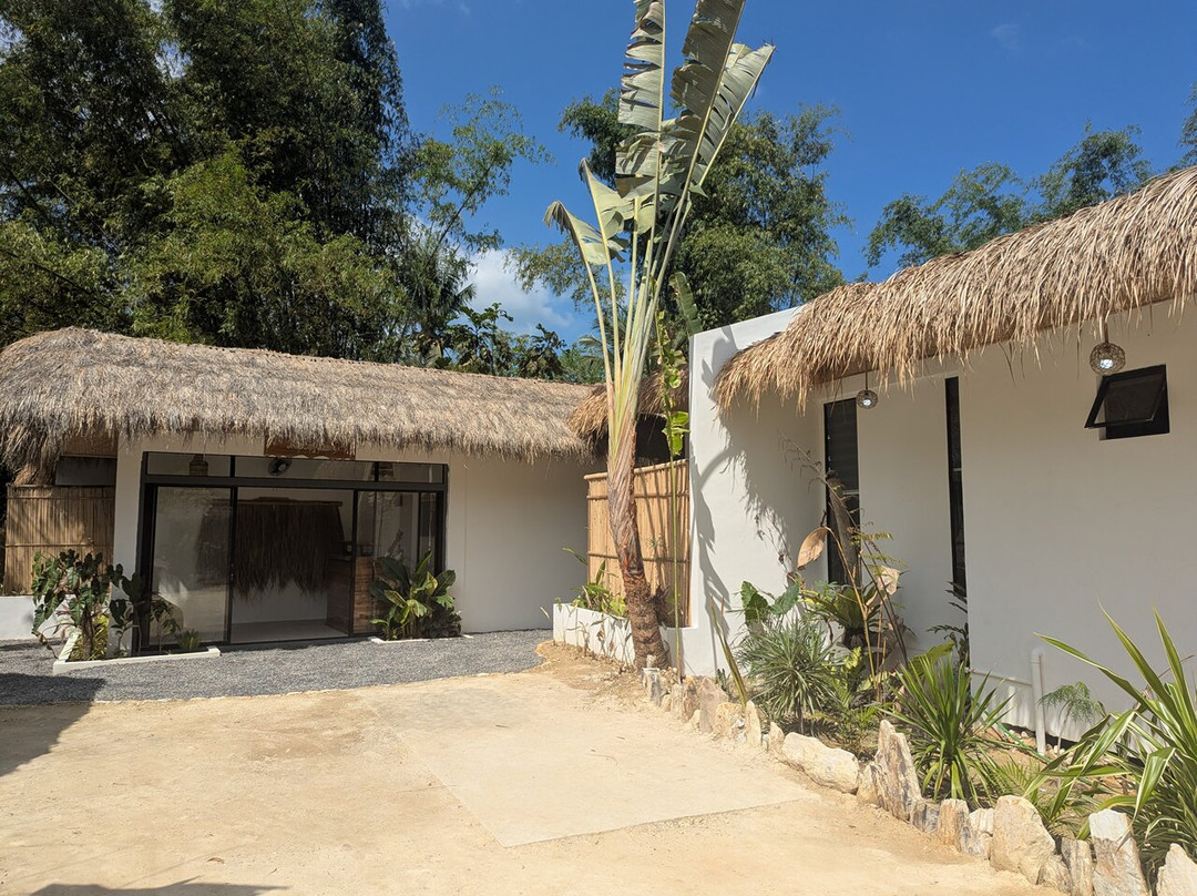 Maison Payapa cottages in Port Barton