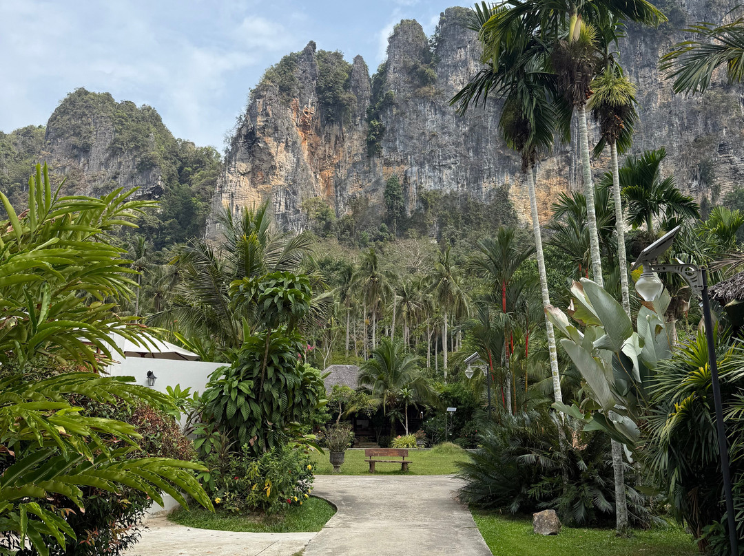 班赛奈度假酒店主图