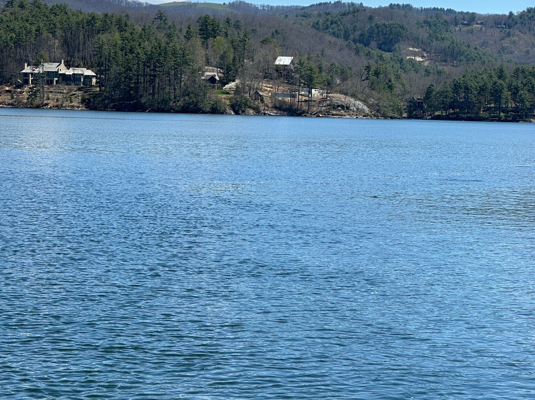 Lake Glenville Scenic Waterfall Cruises-Cashiers必去景点