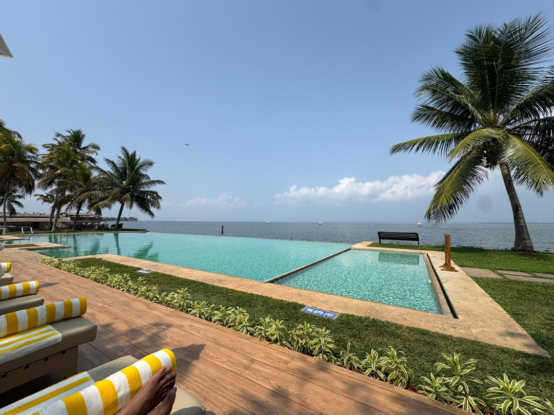 库玛拉孔湖畔度假村主图