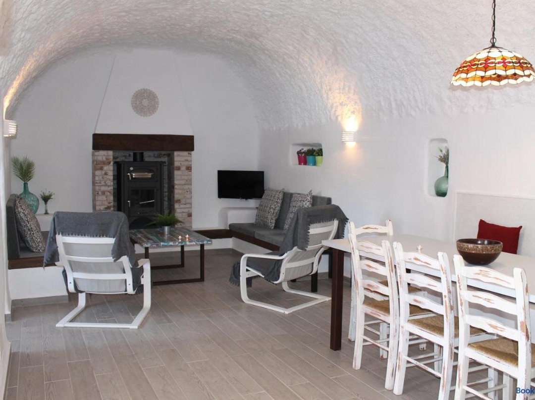 Cuevas Adonia