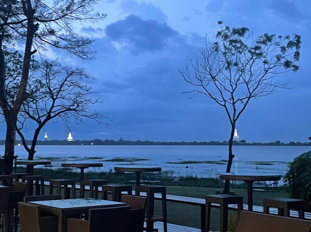 湖林酒店主图