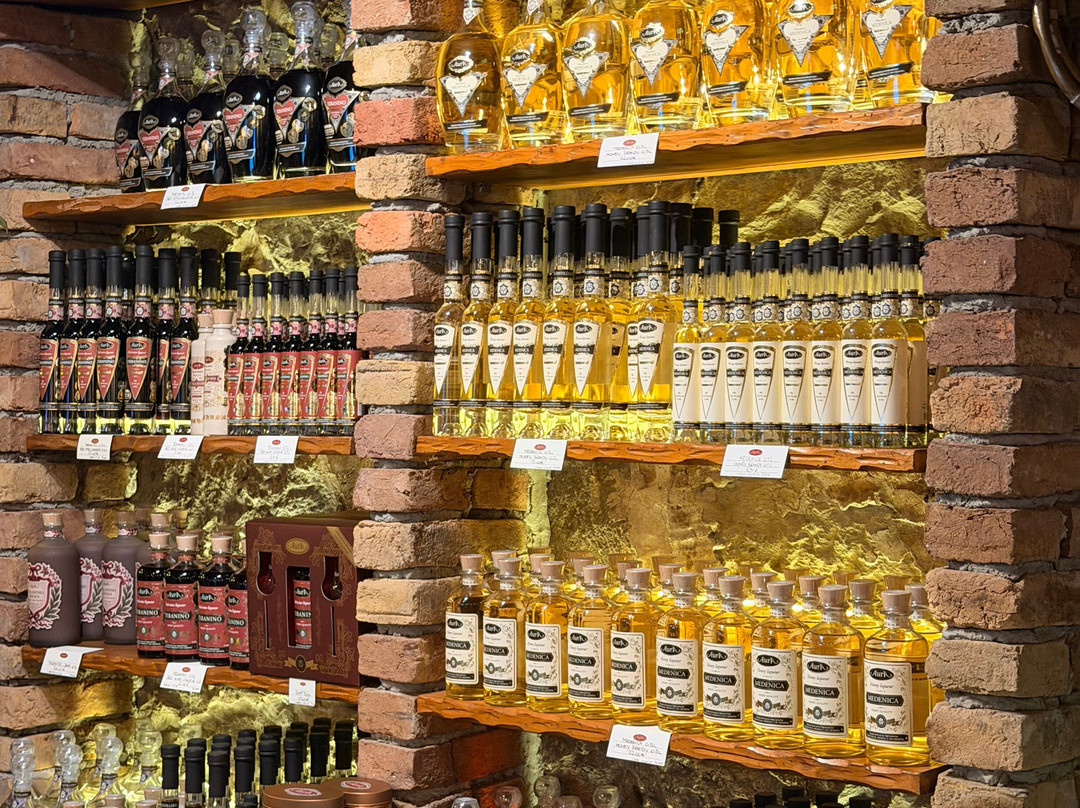 Aura Distillery-Buzet必去景点