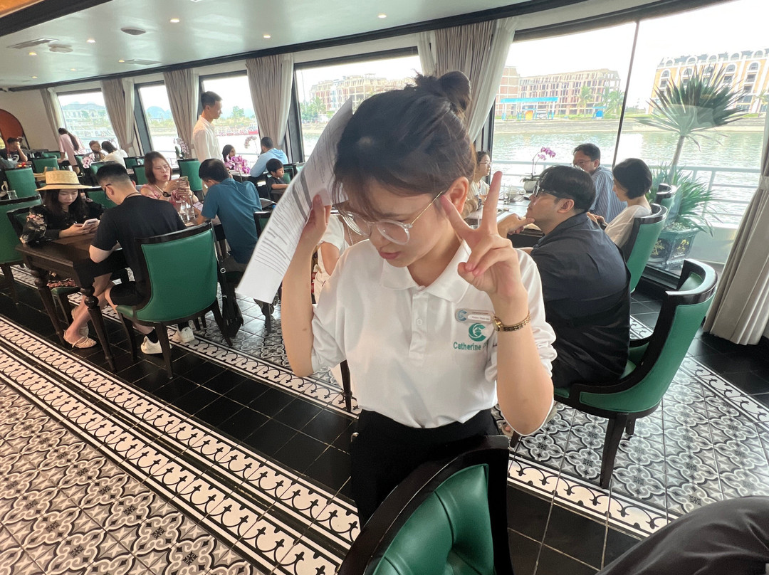 Catherine Cruises-下龙湾必去景点