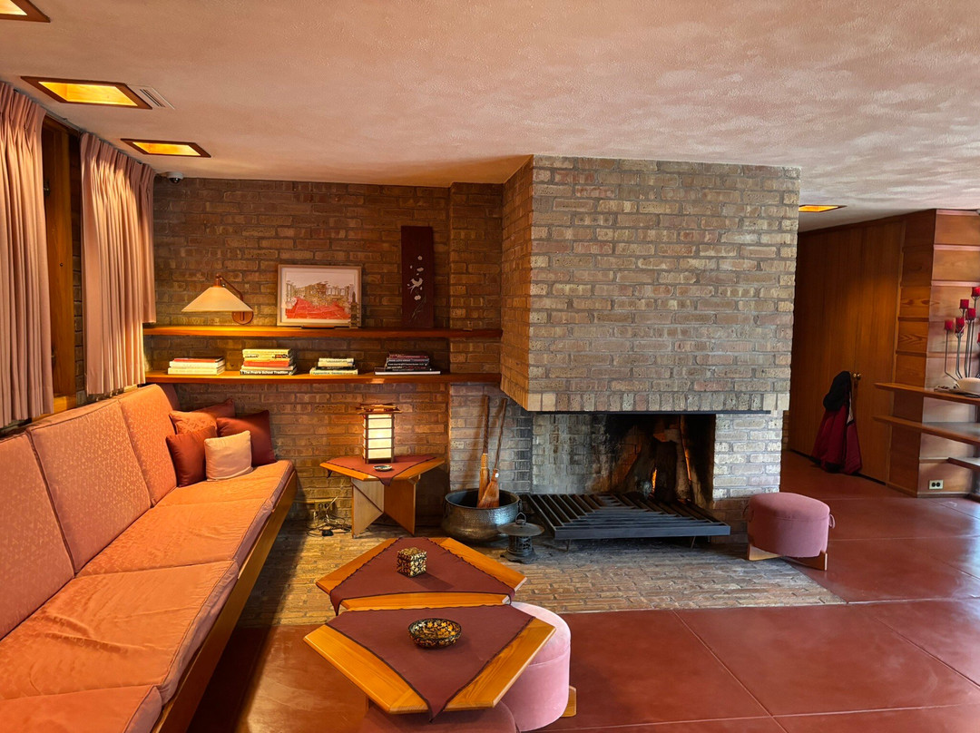 Frank Lloyd Wright's Laurent House-罗克福德必去景点