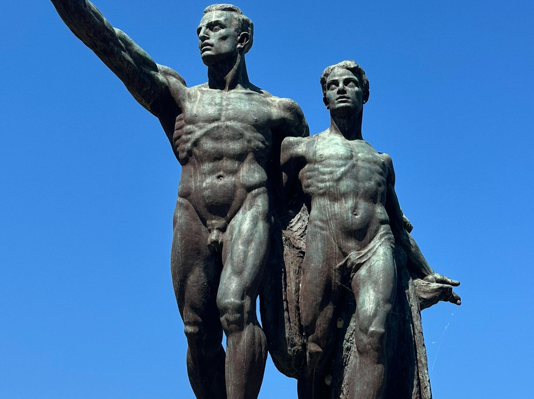 Monumento Ai Caduti-斯特雷萨必去景点