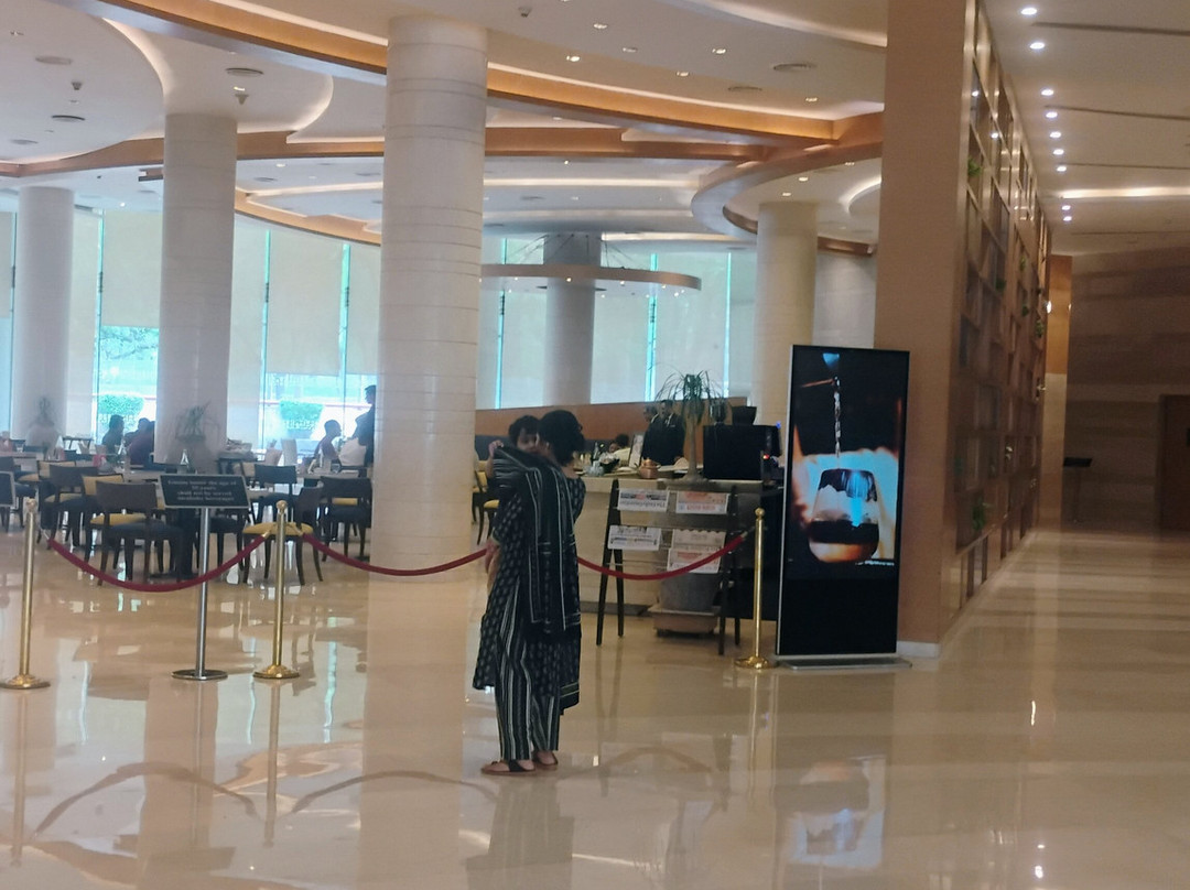 拉利特昌迪格酒店主图