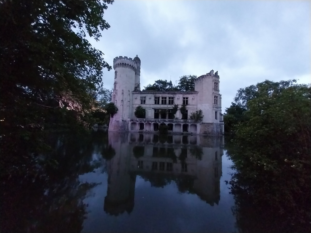 Château de la Mothe Chandeniers-Les Trois-Moutiers必去景点
