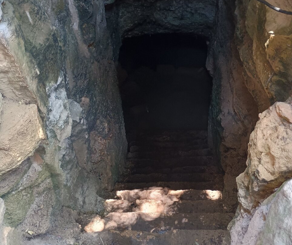 St. Solomon's Catacombs-帕福斯必去景点
