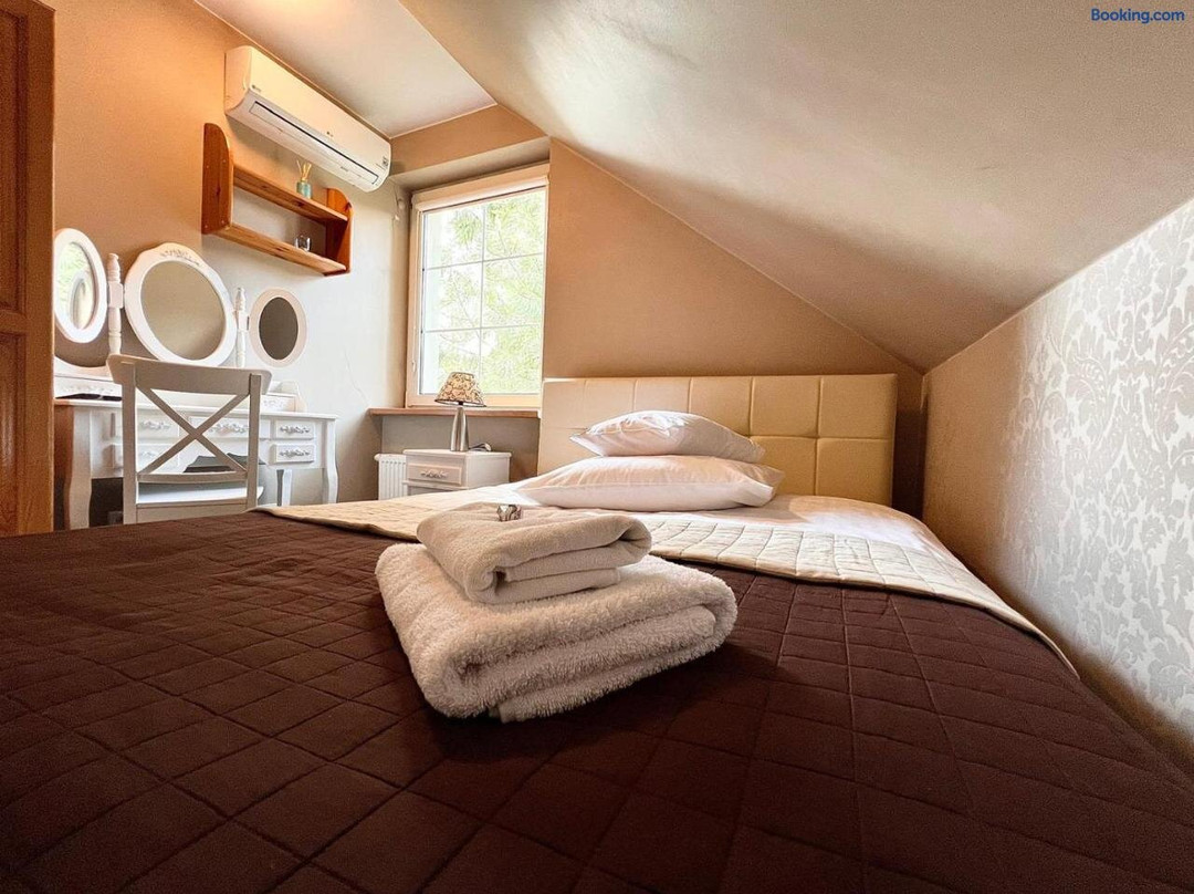 Nowa Sol酒店住宿-Hotelik Gosciniec Pod Sosnami Drzonkow