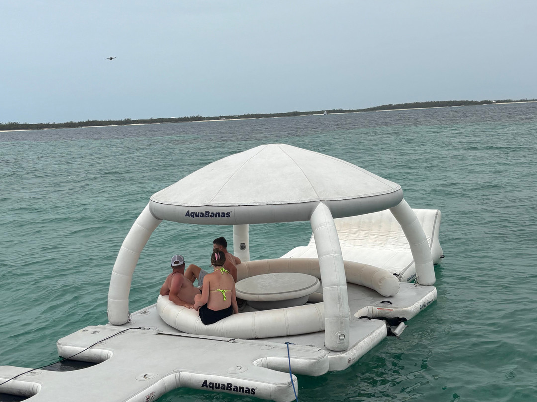 Atlantic Yacht Charters-天堂岛必去景点