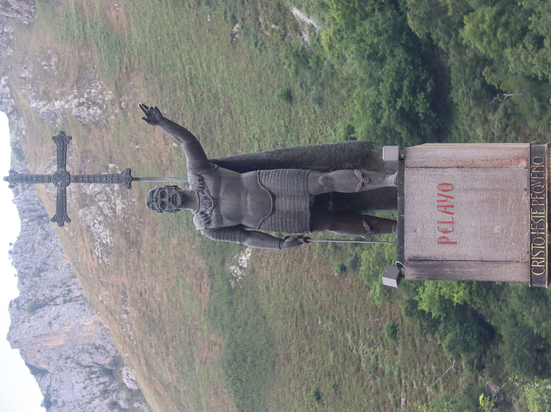 Estatua del Rey Pelayo