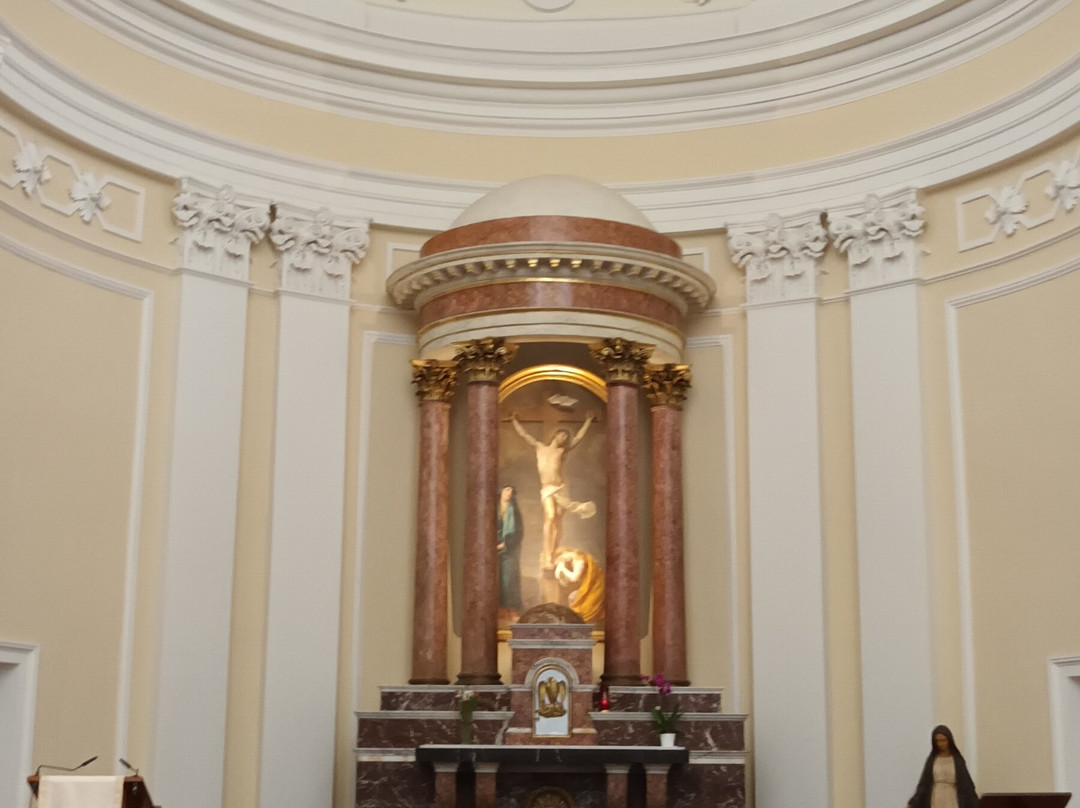Église Sainte-Croix-卡鲁日必去景点