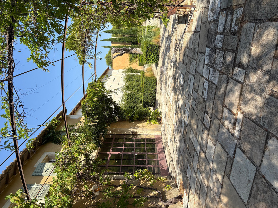 Abbaye Sainte Marie de Pierredon-圣雷米必去景点