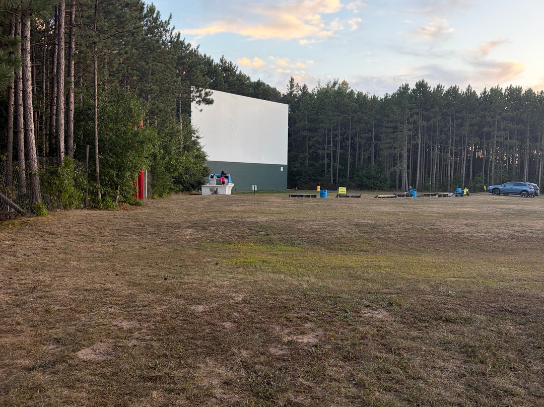 Stardust Twin Drive In Theater-Chetek必去景点