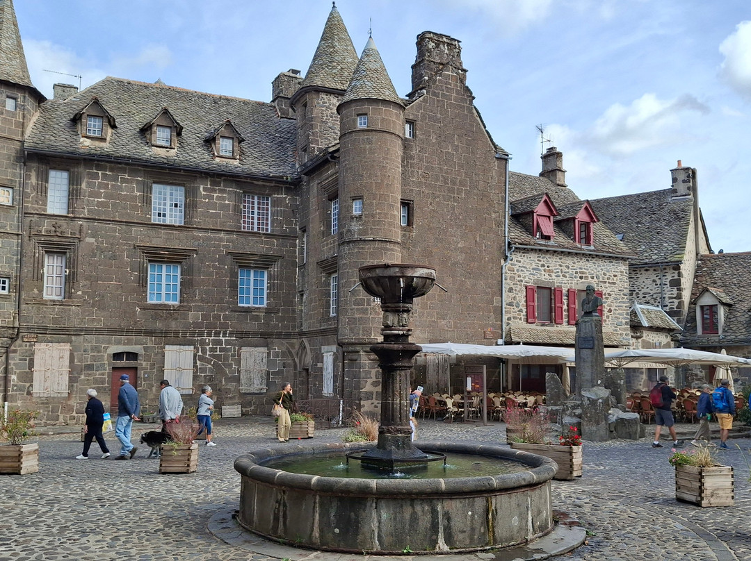 Salers, village médiéval-Salers必去景点