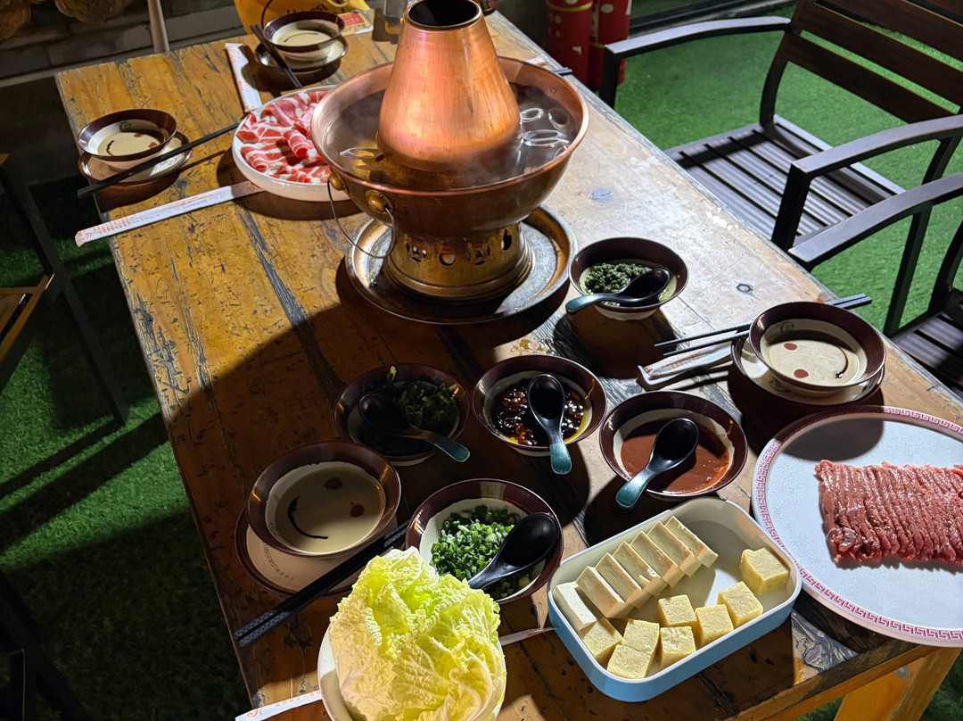北京胡同步行美食与啤酒之旅，探秘隐秘餐厅-北京市必去景点