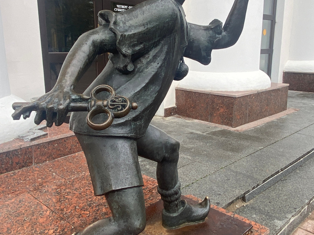 Zolotoi Klyuchik Sculptural Composition-哥梅尔必去景点