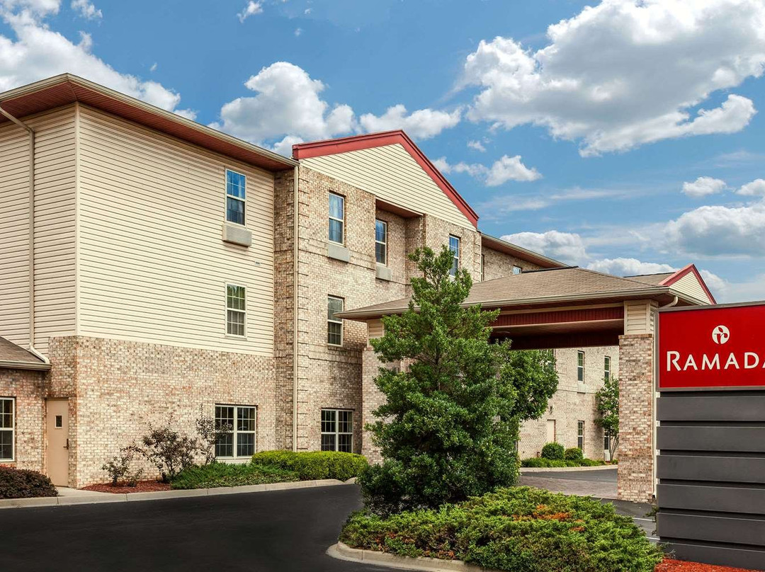 Charlestown酒店住宿-Ramada by Wyndham Sellersburg / Louisville North
