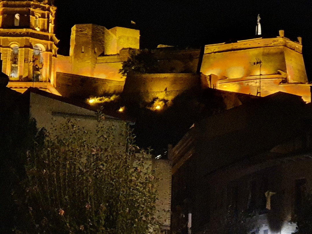 Castillo de Monzon景点图片