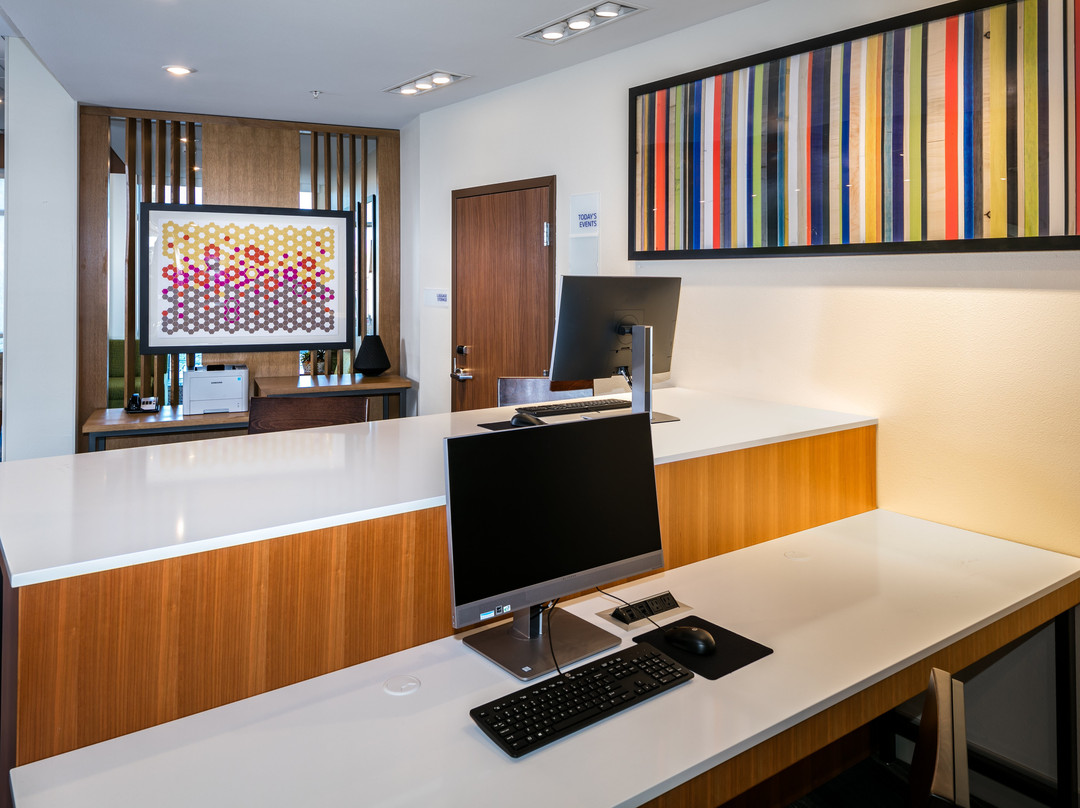 Holiday Inn Express & Suites Bend South By IHG主图