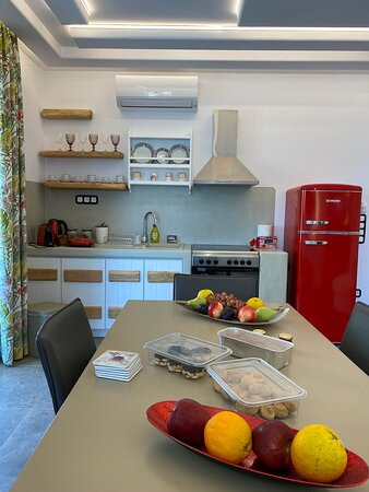 Naxos Pantheon Luxury Apartments主图