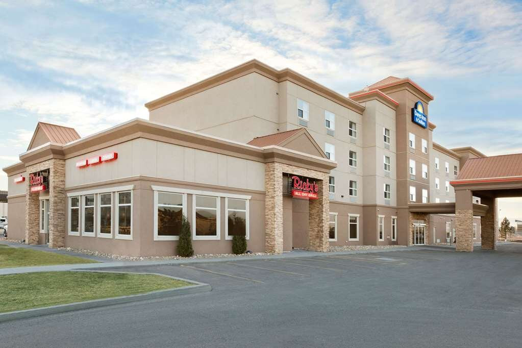 Days Inn & Suites Edmonton Airport主图