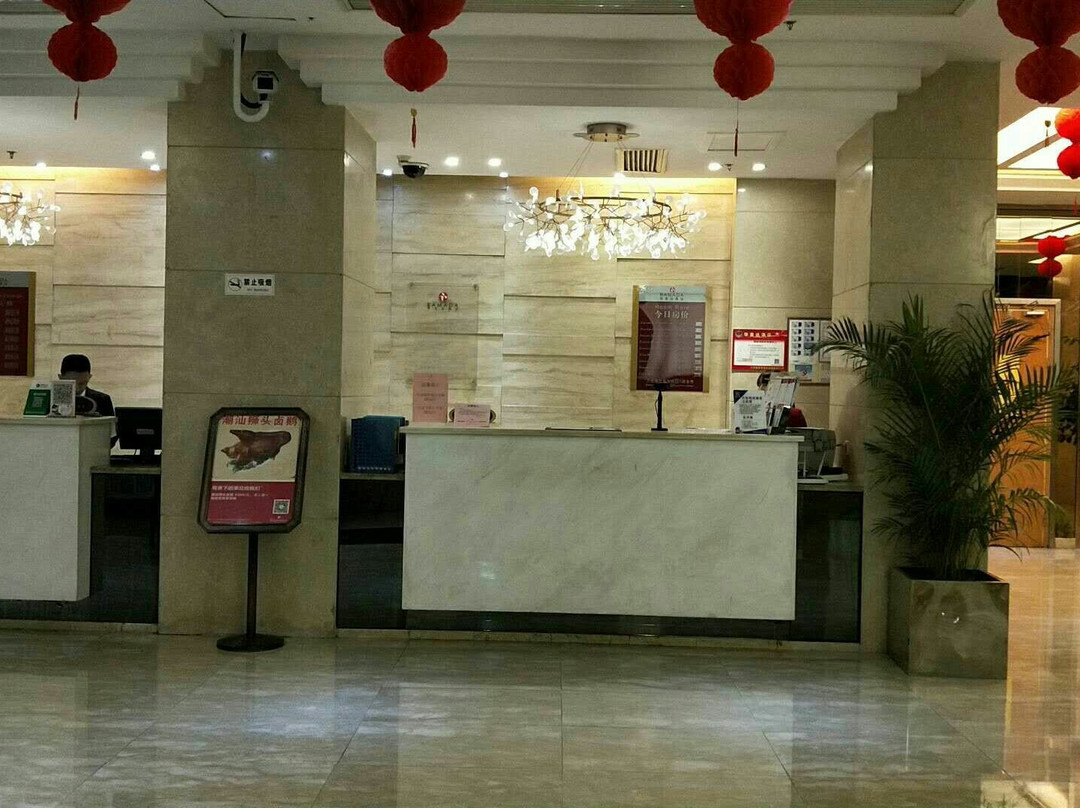 华美达酒店主图