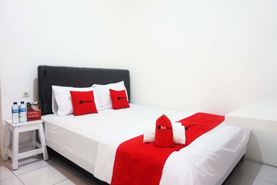 RedDoorz @ Jalan Tanjung Blitar-客卧