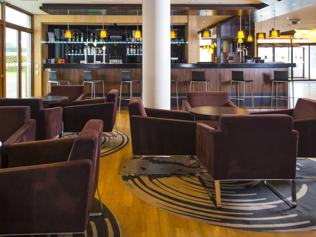 Holiday Inn Express London - Epsom Downs by IHG主图