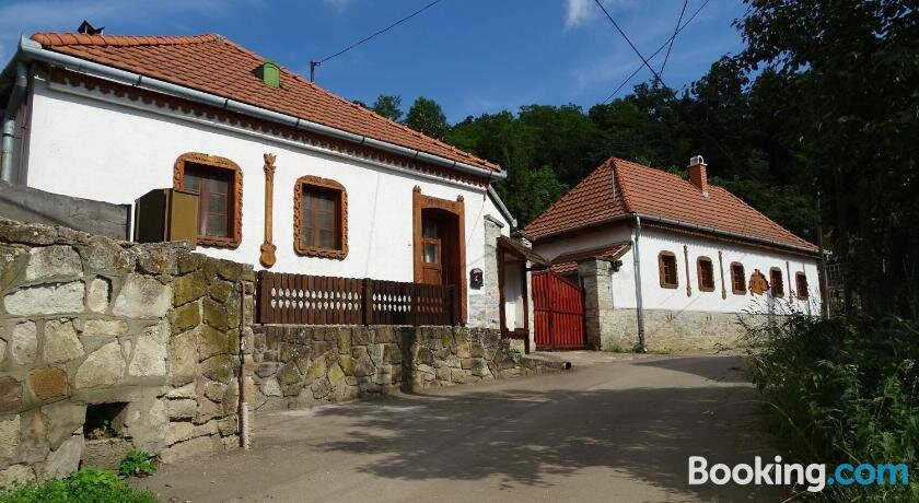 Kemenceshaz Noszvaj