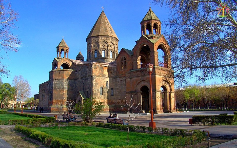埃奇米河津教堂与兹瓦尔特诺茨考古遗址景点图片