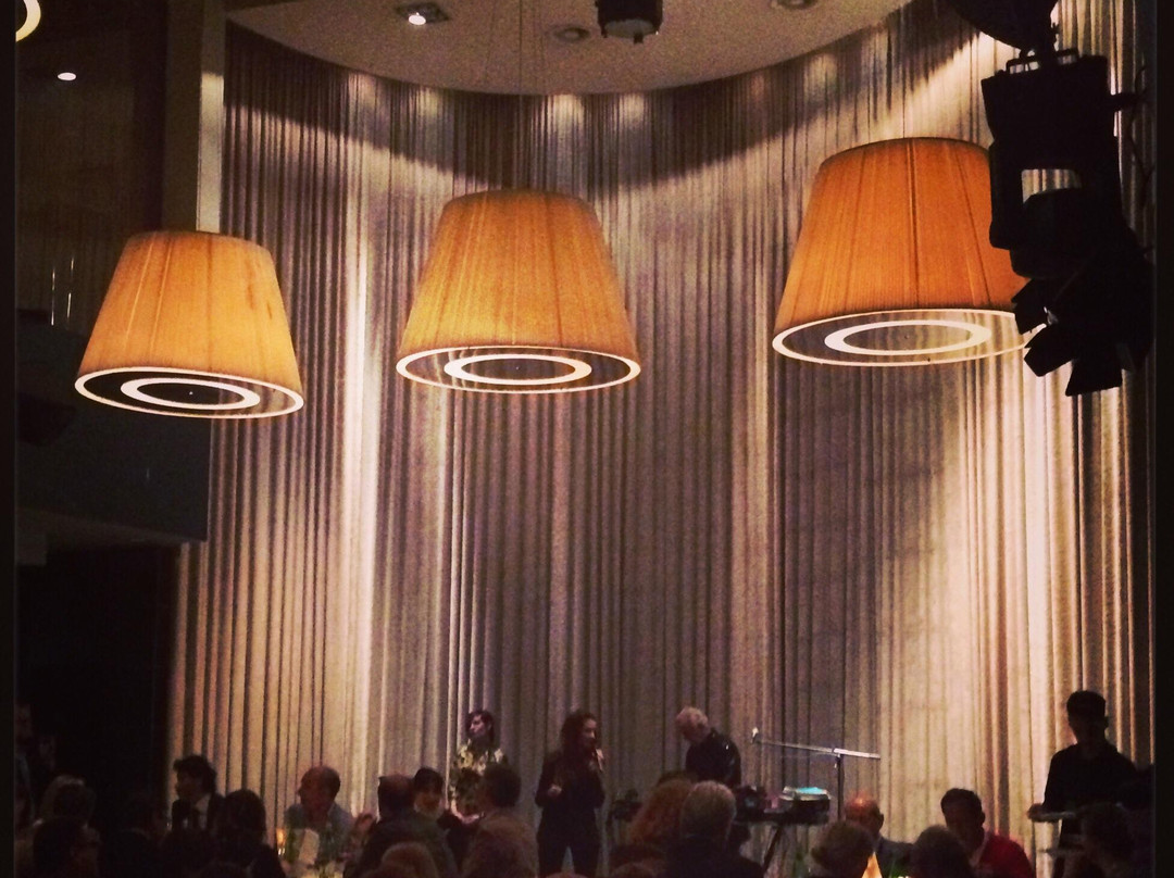Q Restaurant Lounge Bar