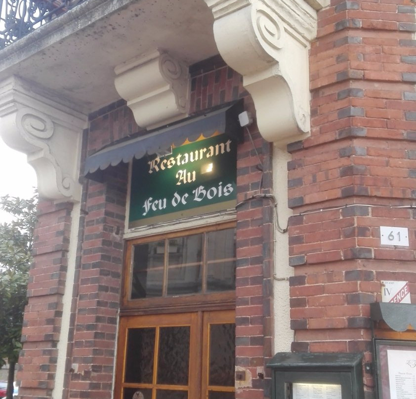 Damville餐馆和美食-Au Feu De Bois