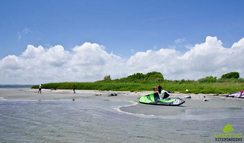 Green Hat Kiteboarding景点图片