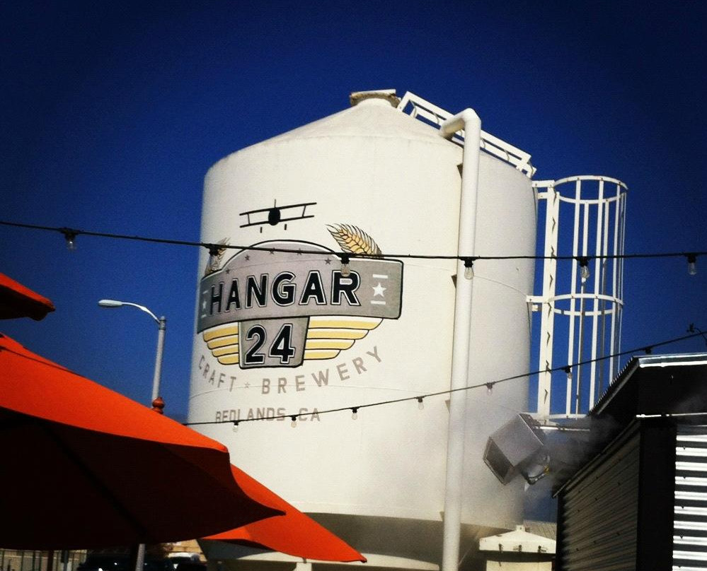 Hangar 24 Craft Brewery景点图片