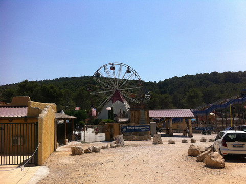 OK Corral-Cuges-les-Pins必去景点