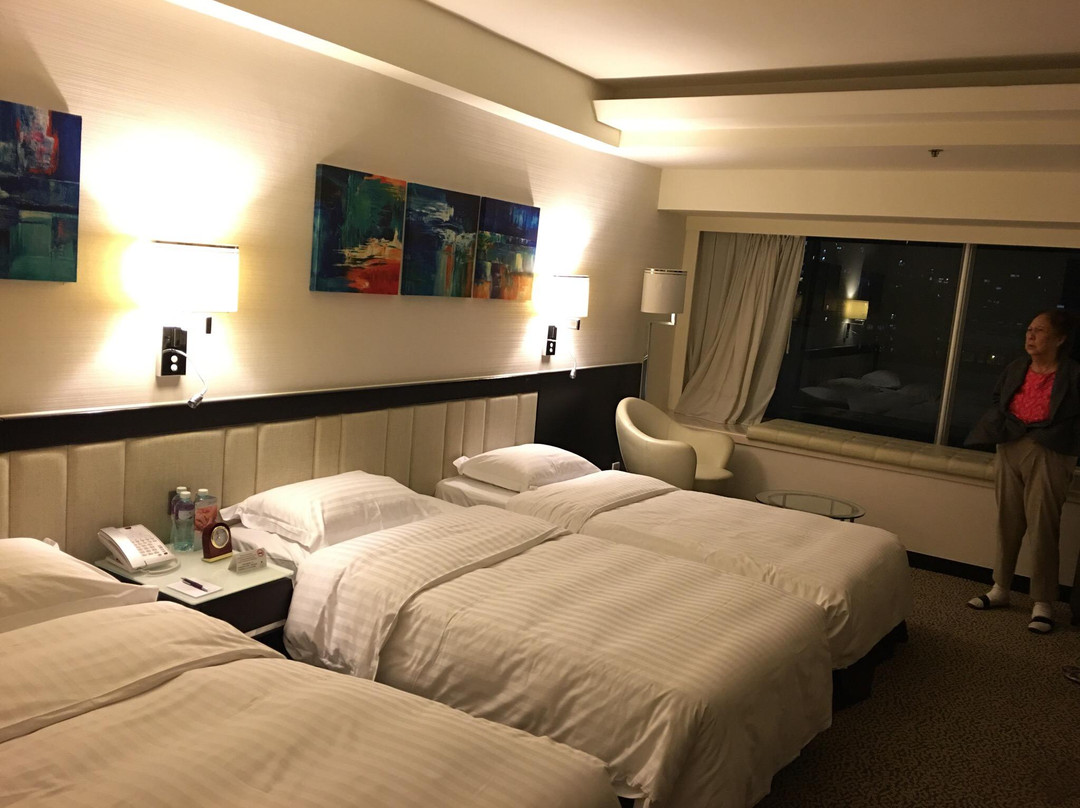 Regal Riverside Hotel