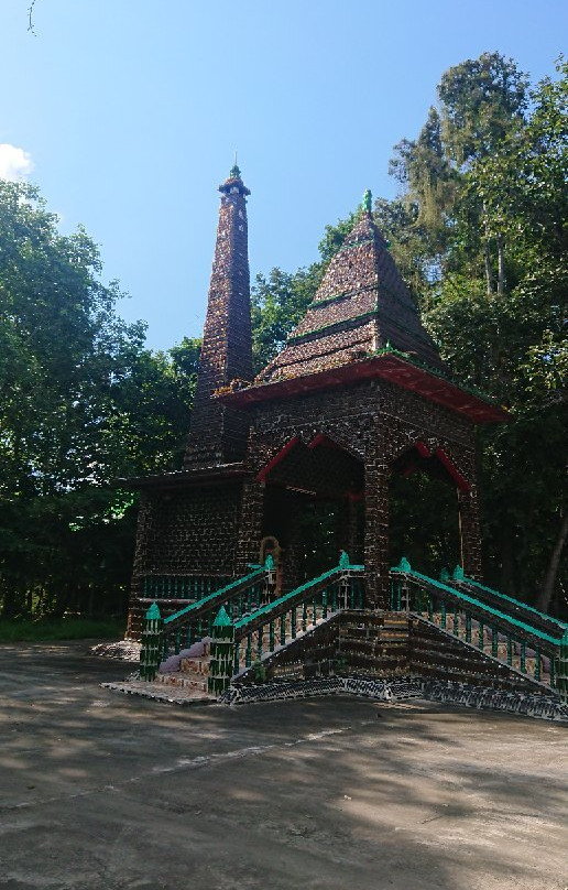 Wat Larn Kuad - Beer Bottle Temple-四色菊必去景点