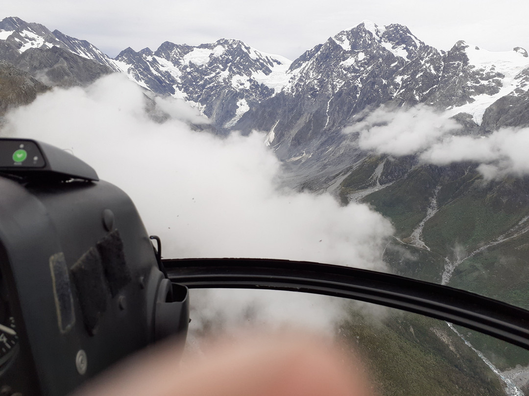Glacier Country Scenic Flights景点图片