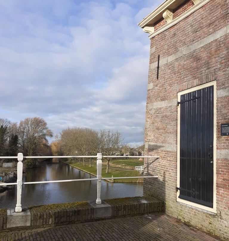 Waterpoort Oude Gouwsboom (1593)-恩克赫伊曾必去景点